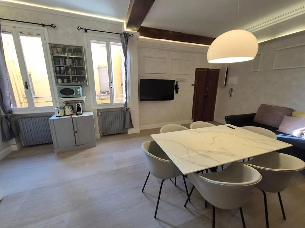 Suite Sole Bologna Centro Italy